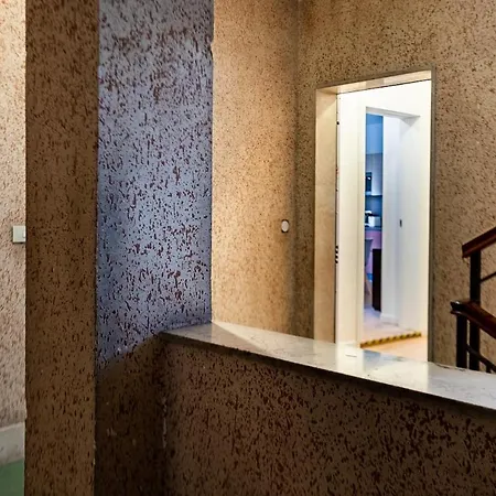 Appartement Modern Grey Flat In *