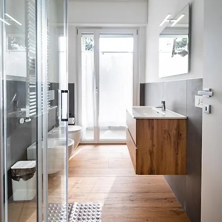 Modern Grey Flat In Apartment *