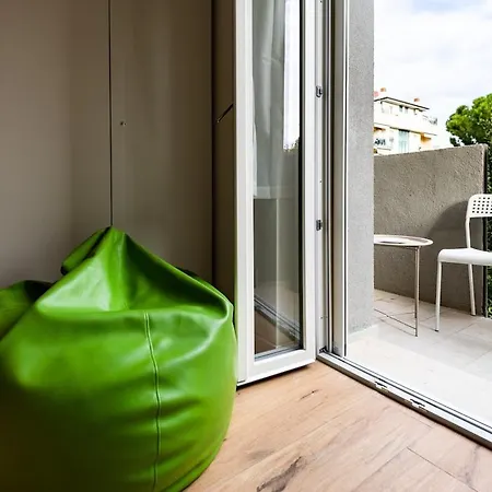 Lejlighed Modern Grey Flat In