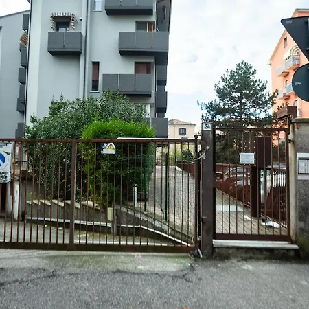 Apartment Modern Grey Flat In Verona