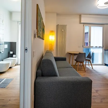 Modern Grey Flat In アパート *